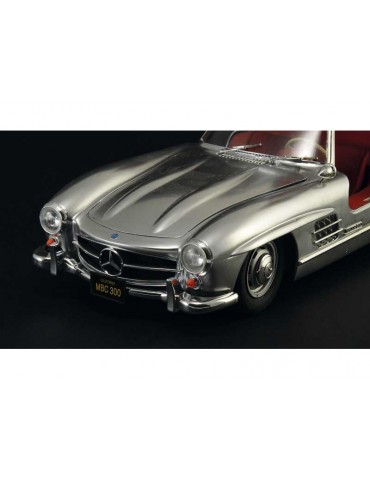 Italeri Mercedes-Benz 300 SL Gullwing (1:16)