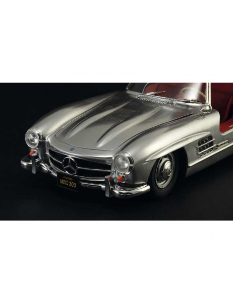 Italeri Mercedes-Benz 300 SL Gullwing (1:16)