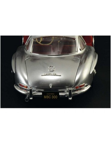 Italeri Mercedes-Benz 300 SL Gullwing (1:16)
