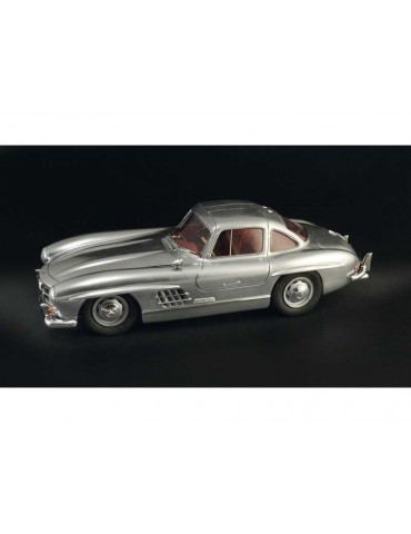 Italeri Mercedes-Benz 300 SL Gullwing (1:16)