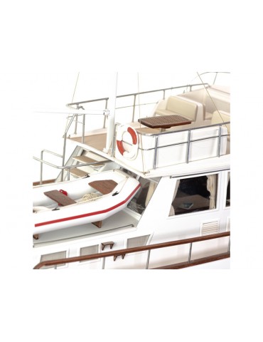 AMATI Grand Banks motor yacht 1967 1:20 set