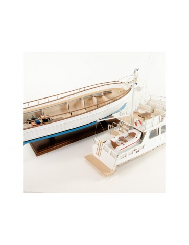 AMATI Grand Banks motor yacht 1967 1:20 set