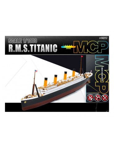 Academy Titanic (1:1000)