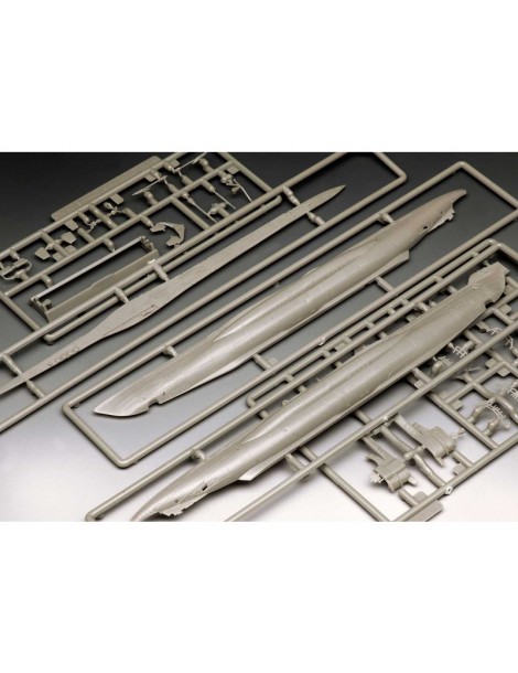 Revell German Submarine Type VII C/41 (1:350)