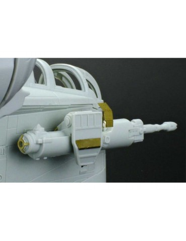 Revell SW - The Mandalorian: Razor Crest Platinum Edition (1:72) (Gift-Set)