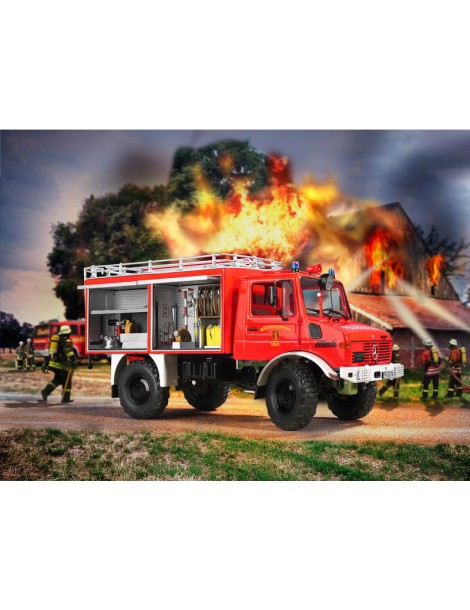 Revell Mercedes-Benz Unimog U 1300 L TLF 8/18 (1:24)