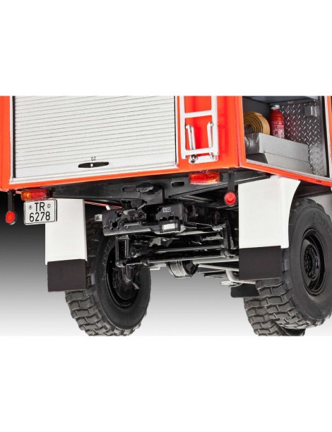 Revell Mercedes-Benz Unimog U 1300 L TLF 8/18 (1:24)