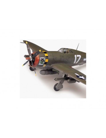 Academy Republic P-47D Razor-Back (1:72)