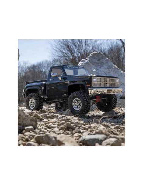 Axial 1/10 SCX10 III Base Camp 4WD Chevy K10 1982 RTR Blue