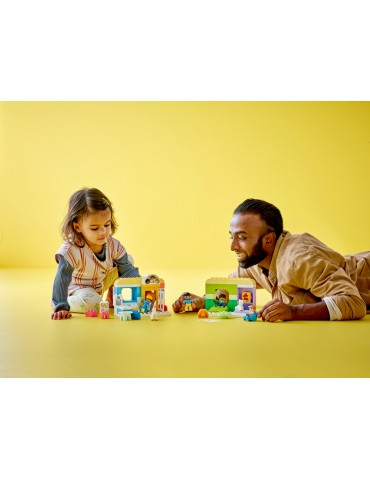 LEGO DUPLO - Life At The Day-Care Center