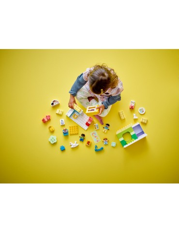LEGO DUPLO - Life At The Day-Care Center