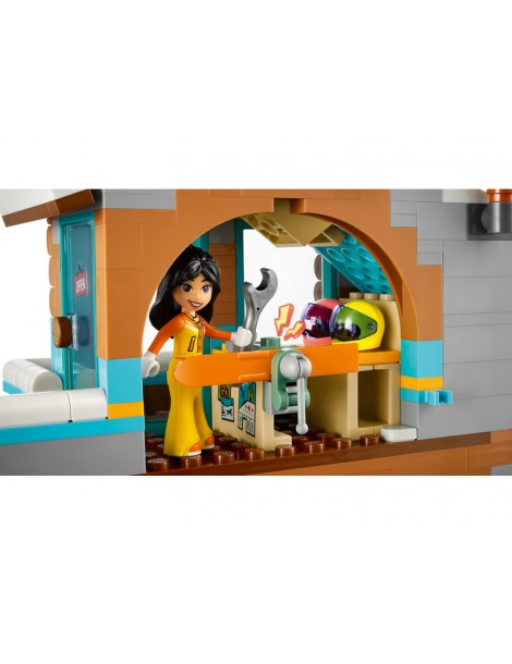 LEGO Friends - Holiday Ski Slope and Café