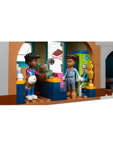 LEGO Friends - Holiday Ski Slope and Café