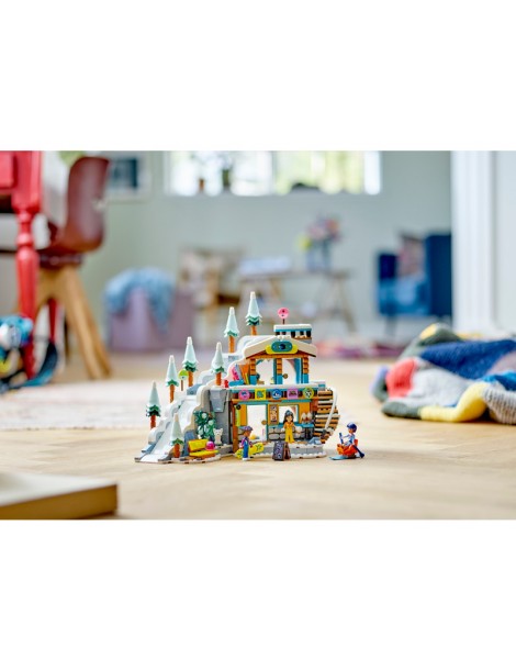 LEGO Friends - Holiday Ski Slope and Café