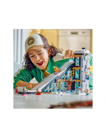 LEGO City - Ski and Climbing Center