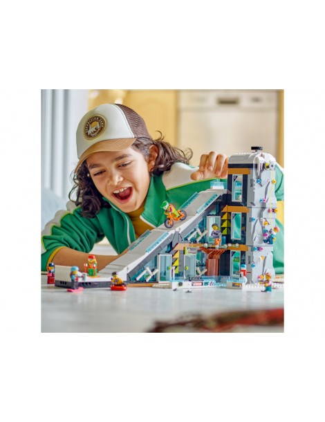 LEGO City - Ski and Climbing Center