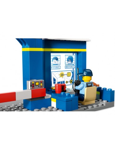 LEGO City - Police Station Chase