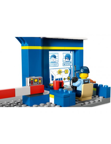 LEGO City - Police Station Chase