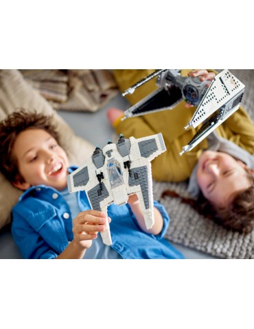 LEGO Star Wars - Mandalorian Fang Fighter vs. TIE Interceptor