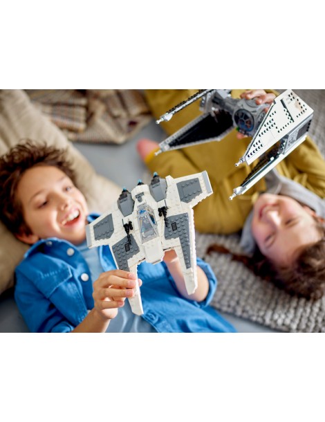 LEGO Star Wars - Mandalorian Fang Fighter vs. TIE Interceptor