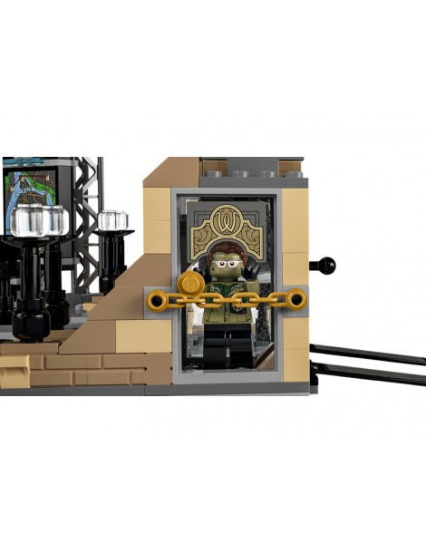 LEGO Super Heroes - Batcave: The Riddler Face-off