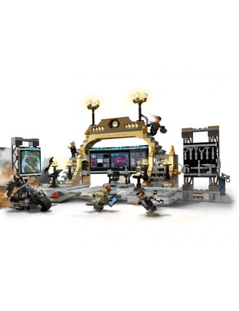 LEGO Super Heroes - Batcave: The Riddler Face-off