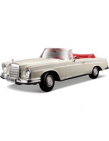 Maisto Mercedes-Benz 280SE Cabrio 1967 1:18 cream