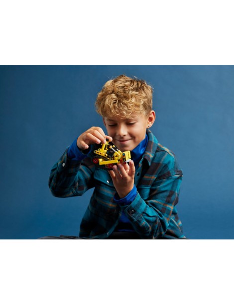 LEGO Technic - Heavy-Duty Bulldozer