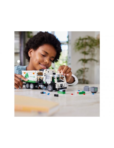 LEGO Technic - Mack LR Electric Garbage Truck