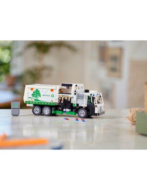 LEGO Technic - Mack LR Electric Garbage Truck