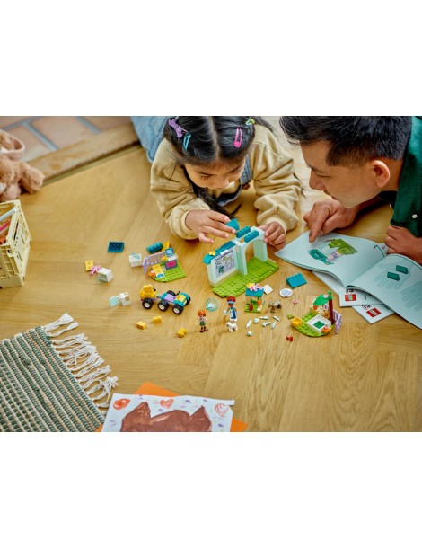 LEGO Friends - Farm Animal Vet Clinic