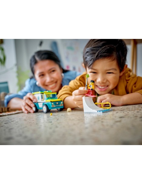 LEGO City - Emergency Ambulance and Snowboarder
