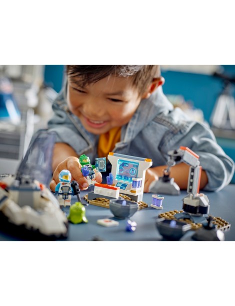 LEGO City - Spaceship and Asteroid Discovery