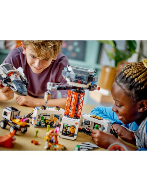 LEGO City - Space Base and Rocket Launchpad