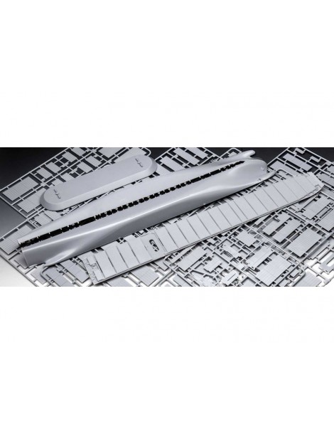 Revell Container Ship Colombo Express (1:700)