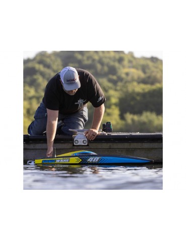 Pro Boat Super Sonicwake 48 colių RC laivas su LED žibintais ir 8S sistema