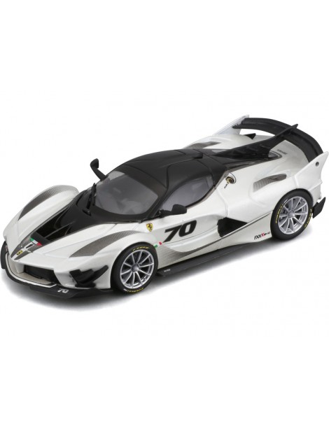 Bburago Ferrari FXX-K EVO 2017 1:43 white/black