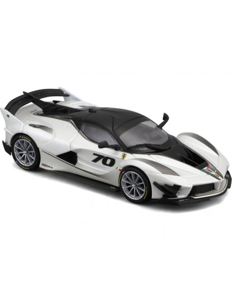 Bburago Ferrari FXX-K EVO 2017 1:43 white/black