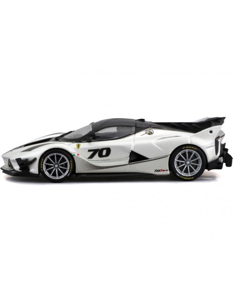 Bburago Ferrari FXX-K EVO 2017 1:43 white/black