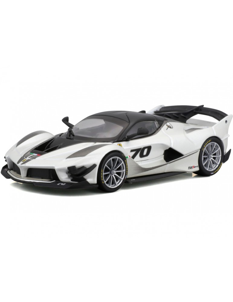 Bburago Ferrari FXX-K EVO 2017 1:43 white/black
