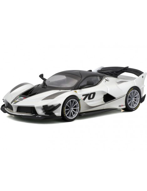 Bburago Ferrari FXX-K EVO 2017 1:43 white/black