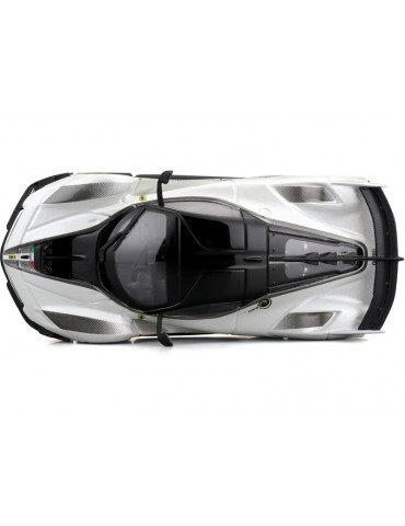 Bburago Ferrari FXX-K EVO 2017 1:43 white/black