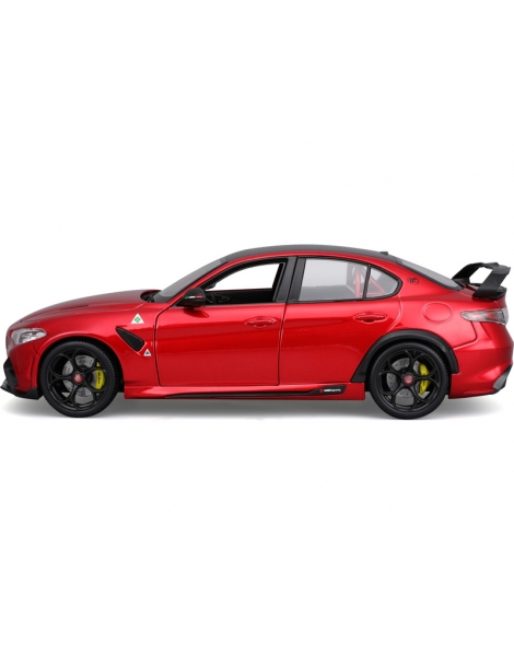 18-11048RD-Bburago Alfa Romeo Giulia GTA 1:18 metalic red