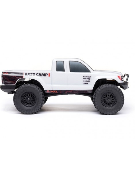 „Axial 1/24 SCX24 Base Camp 4WD Rock Crawler Brushed RTR“ su akumuliatoriumi ir įkrovikliu, baltas