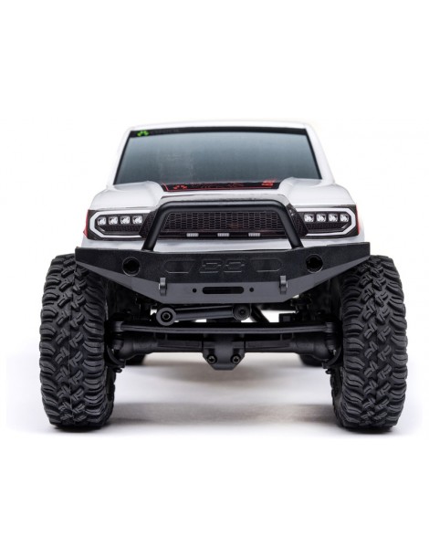 „Axial 1/24 SCX24 Base Camp 4WD Rock Crawler Brushed RTR“ su akumuliatoriumi ir įkrovikliu, baltas