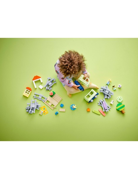 LEGO DUPLO - Interaktyvus nuotykių traukinys