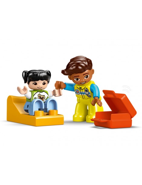 LEGO DUPLO - Ambulance & Driver