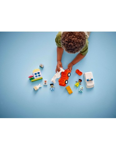 LEGO DUPLO - Ambulance & Driver