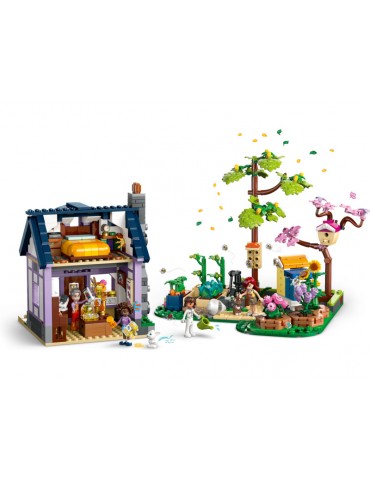 LEGO Friends - Beekeepers' House and Flower Garden
