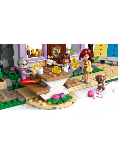 LEGO Friends - Beekeepers' House and Flower Garden